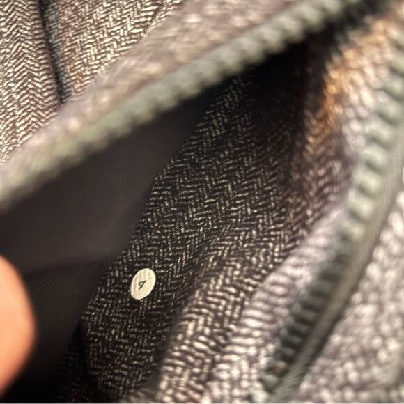 Lululemon Define Herringbone Black and Gray jacket - size 4 - Picture 4 of 4